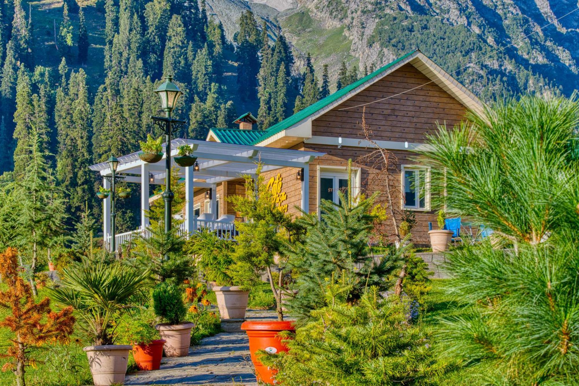 Golden Meadows Hotels & Resorts Sonāmarg Buitenkant foto